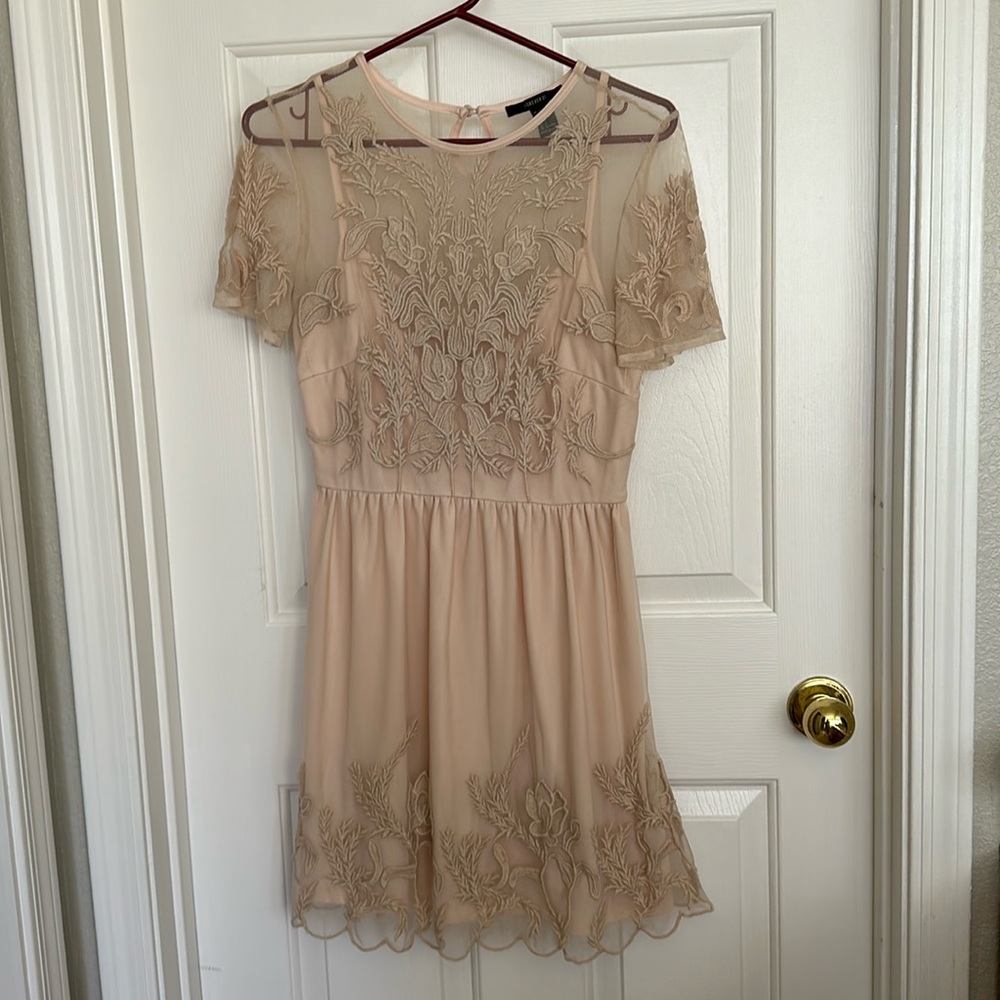 Vintage-Look Lace Mini Dress (S)